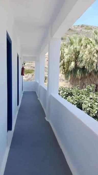 Lagada Beach Economy Hotel Adamantas Eksteriør billede