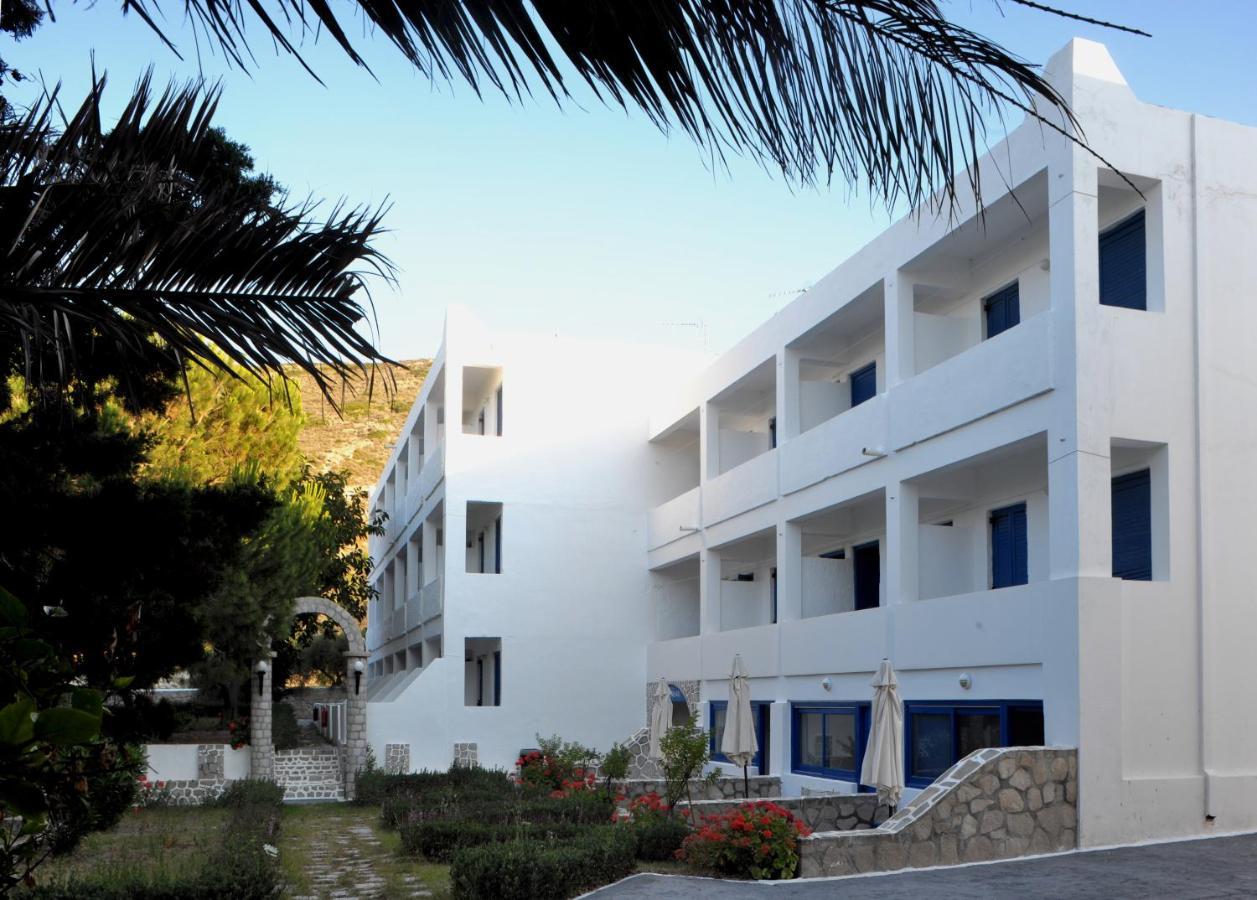 Lagada Beach Economy Hotel Adamantas Eksteriør billede